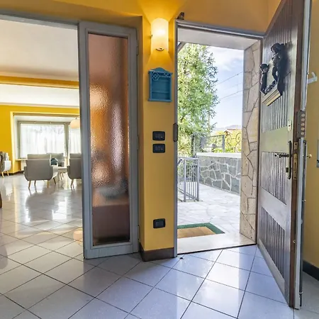 Casa Ortensia Con Giardino Holiday home *